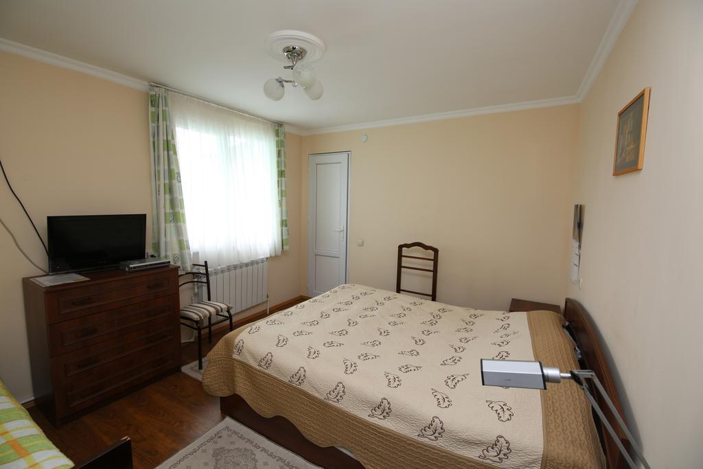 Guest House Green House Zugdidi Extérieur photo