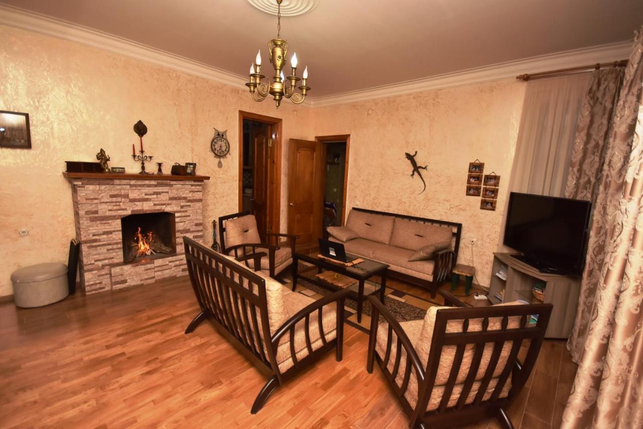 Guest House Green House Zugdidi Extérieur photo